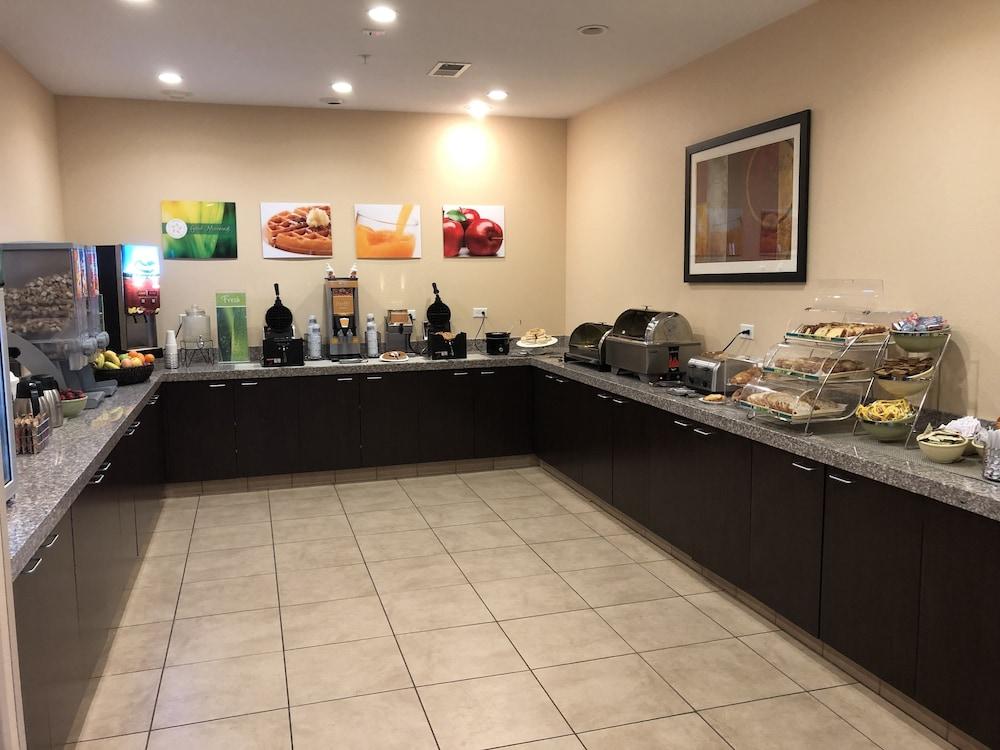 Quality Inn & Suites Minot Exterior foto