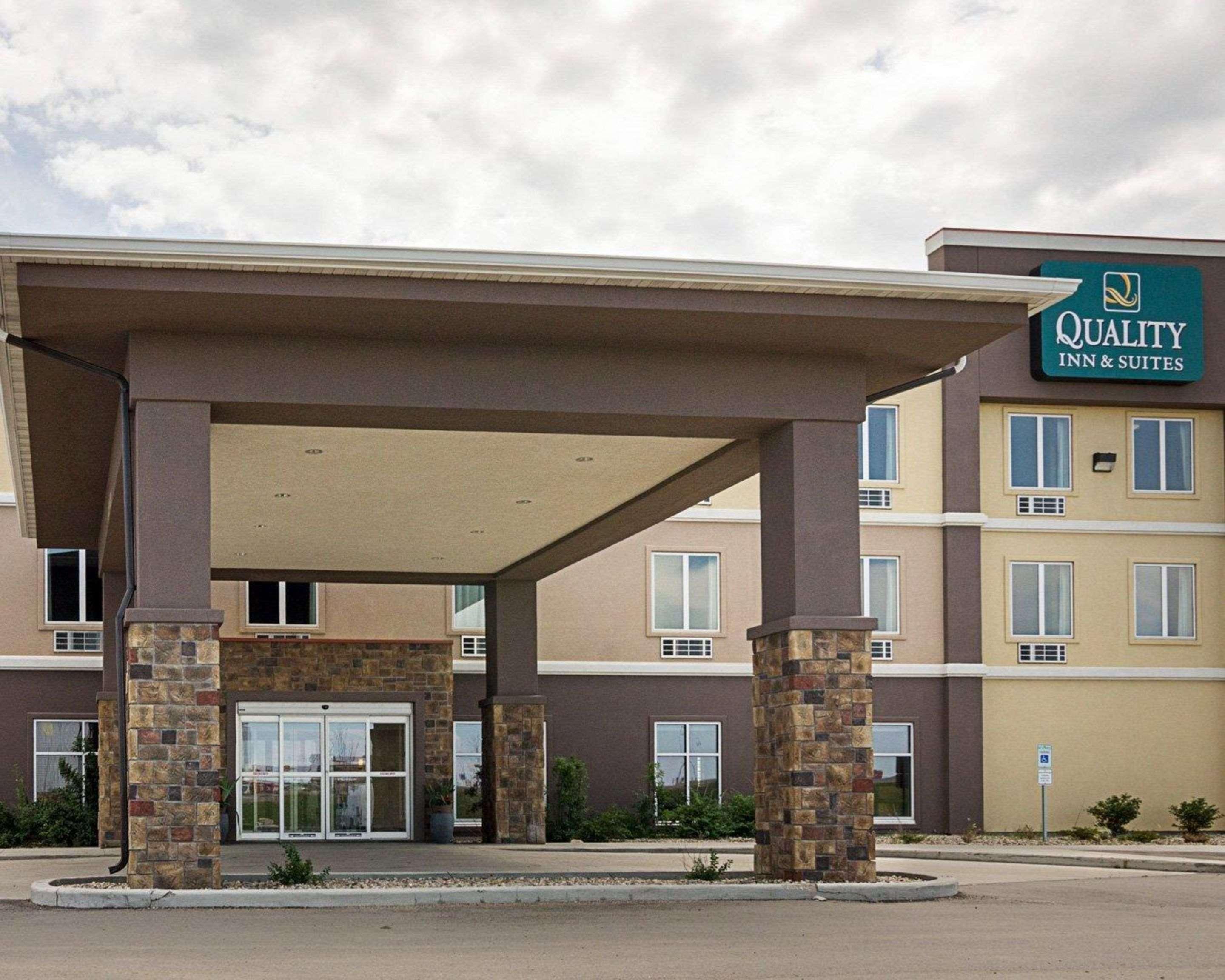 Quality Inn & Suites Minot Exterior foto