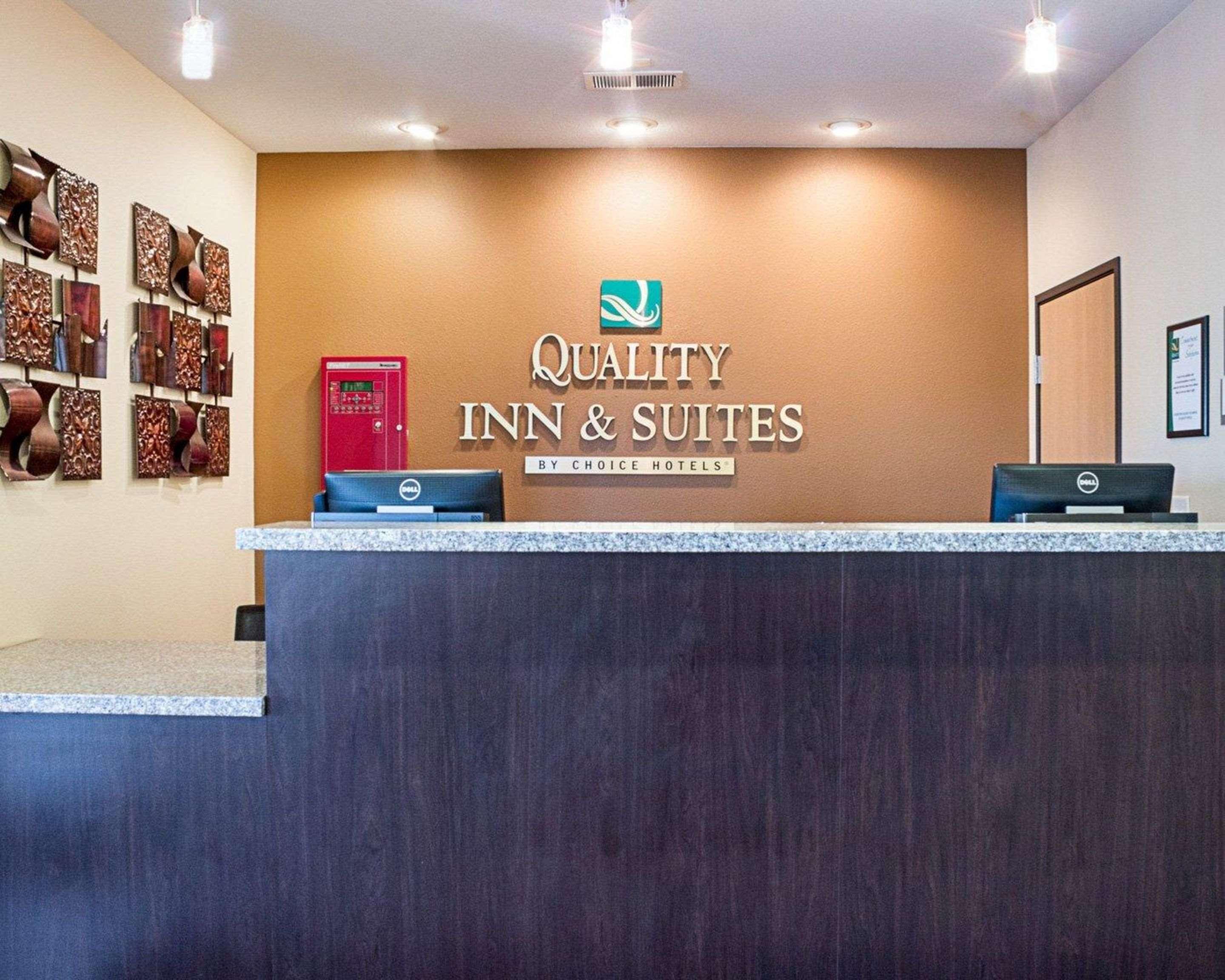 Quality Inn & Suites Minot Exterior foto